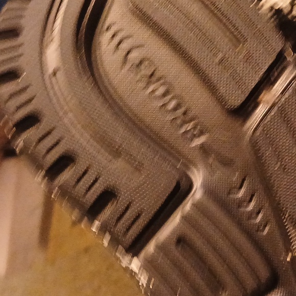 Brooks Ghost 16 Black and Gray Athletic Shoes - Picture 10 of 12